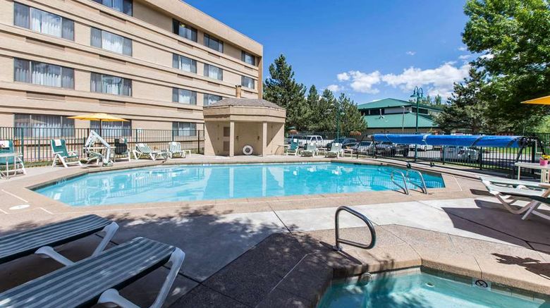 <b>Comfort Inn Pool</b>. Images powered by <a href="https://iceportal.shijigroup.com/" title="IcePortal" target="_blank">IcePortal</a>.