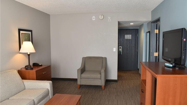 <b>Quality Inn & Suites Garden of the Gods Suite</b>. Images powered by <a href="https://iceportal.shijigroup.com/" title="IcePortal" target="_blank">IcePortal</a>.