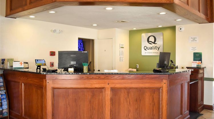 Quality Inn & Suites Garden of the Gods Lobby