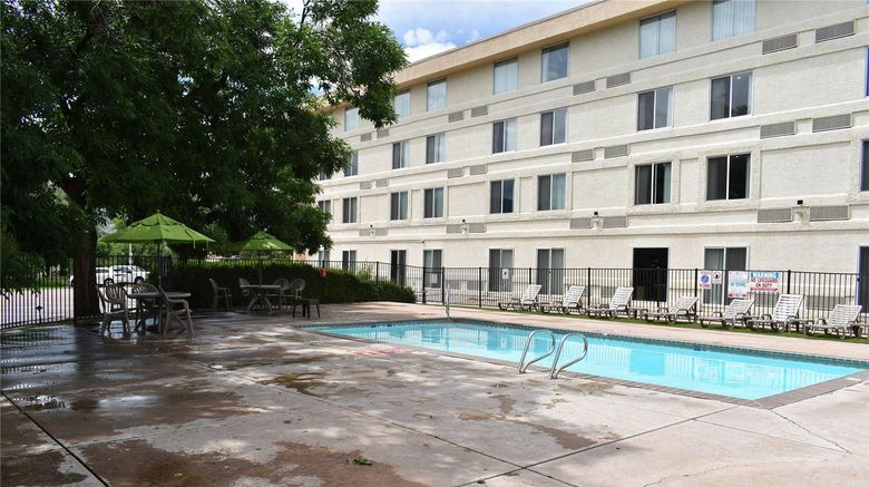 <b>Quality Inn & Suites Garden of the Gods Pool</b>. Images powered by <a href="https://iceportal.shijigroup.com/" title="IcePortal" target="_blank">IcePortal</a>.