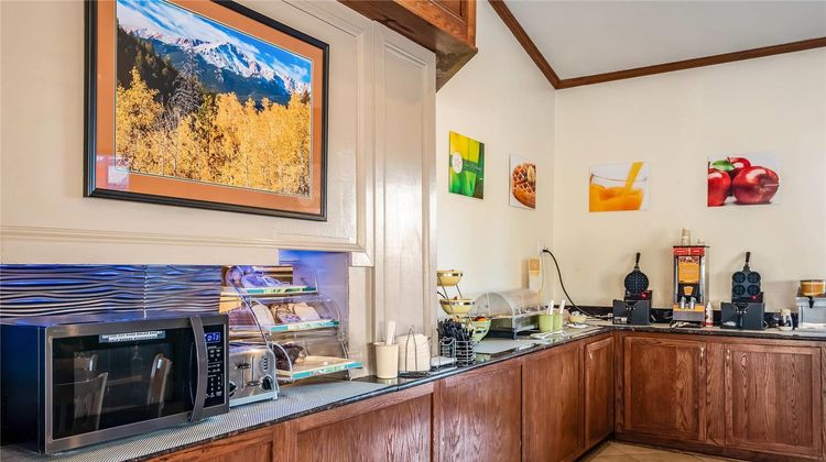 Quality Inn & Suites Garden of the Gods Restaurant