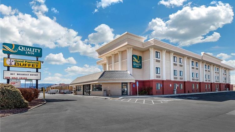 Quality Inn Exterior