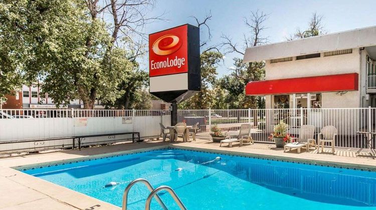 Econo Lodge Colorado Springs Downtown Pool