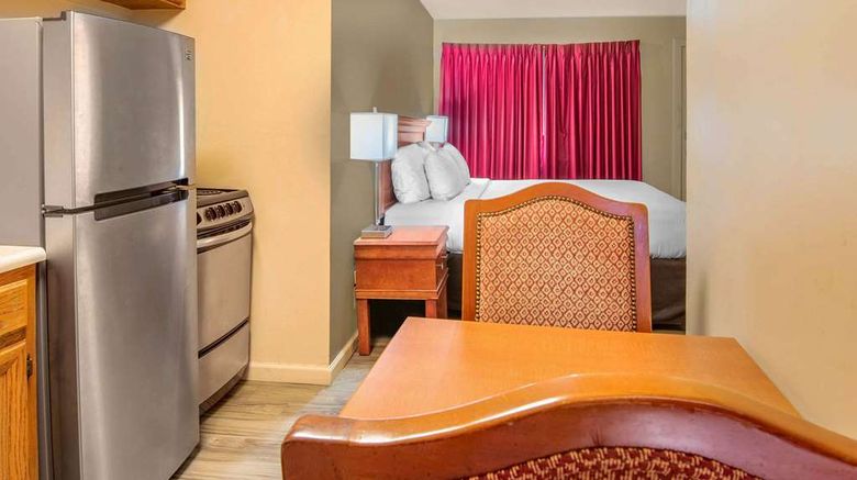 <b>Econo Lodge Inn and Suites Durango Suite</b>. Images powered by <a href="https://iceportal.shijigroup.com/" title="IcePortal" target="_blank">IcePortal</a>.