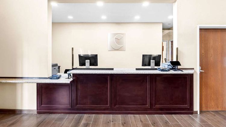 Comfort Inn & Suites Lobby
