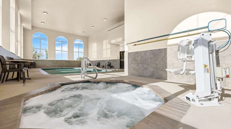 Comfort Inn & Suites Pool
