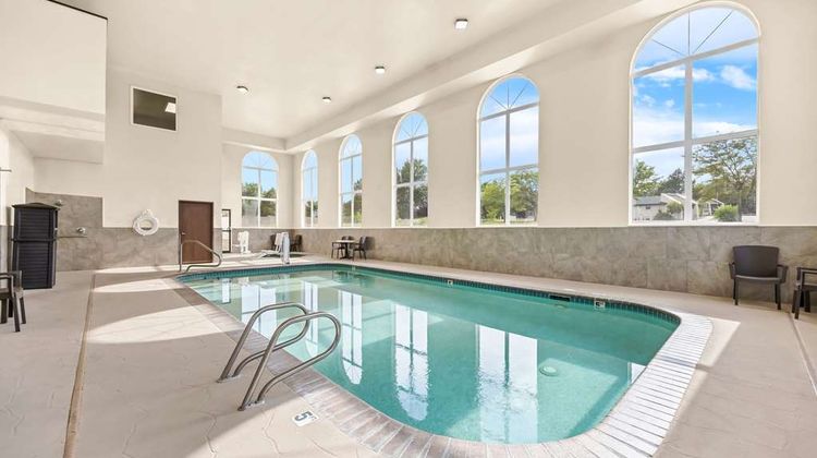 Comfort Inn & Suites Pool