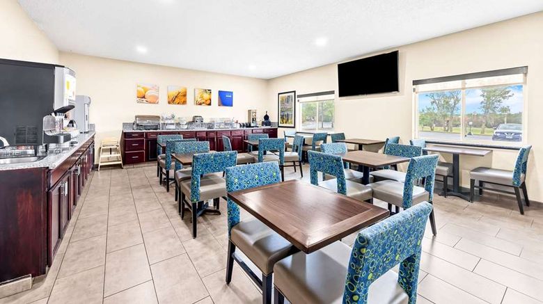 <b>Comfort Inn & Suites Restaurant</b>. Images powered by <a href="https://iceportal.shijigroup.com/" title="IcePortal" target="_blank">IcePortal</a>.