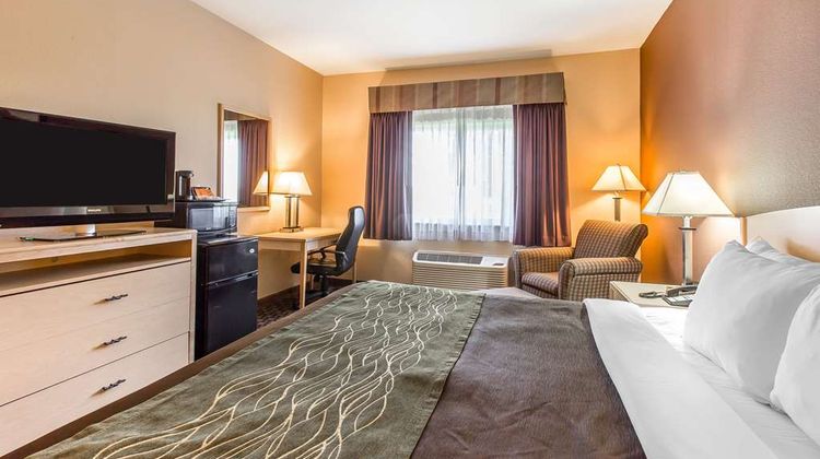 Quality Inn & Suites Loveland Room