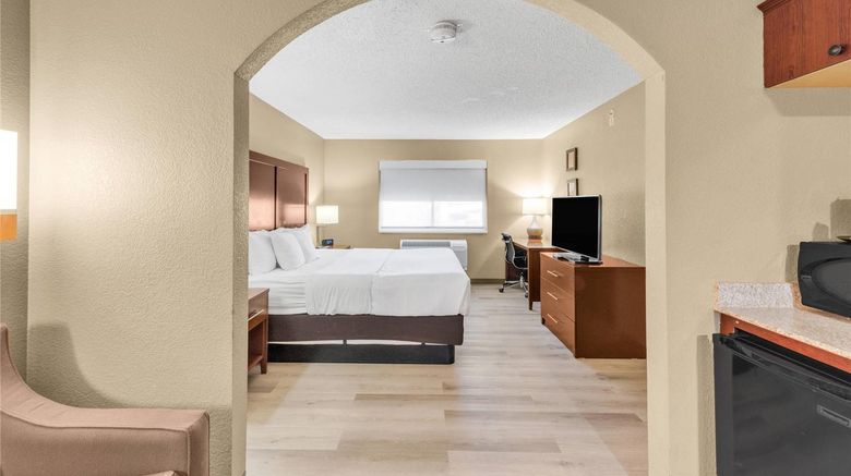 <b>Comfort Suites Lakewood Suite</b>. Images powered by <a href="https://iceportal.shijigroup.com/" title="IcePortal" target="_blank">IcePortal</a>.