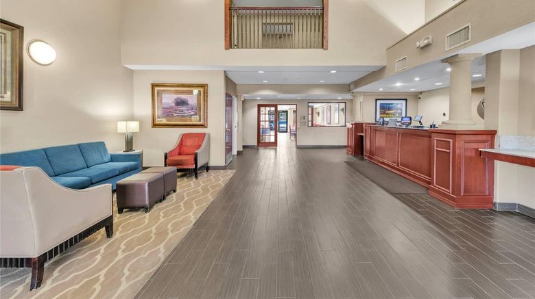 <b>Comfort Suites Lakewood Lobby</b>. Images powered by <a href="https://iceportal.shijigroup.com/" title="IcePortal" target="_blank">IcePortal</a>.