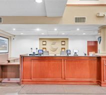 Comfort Suites Lakewood Lobby
