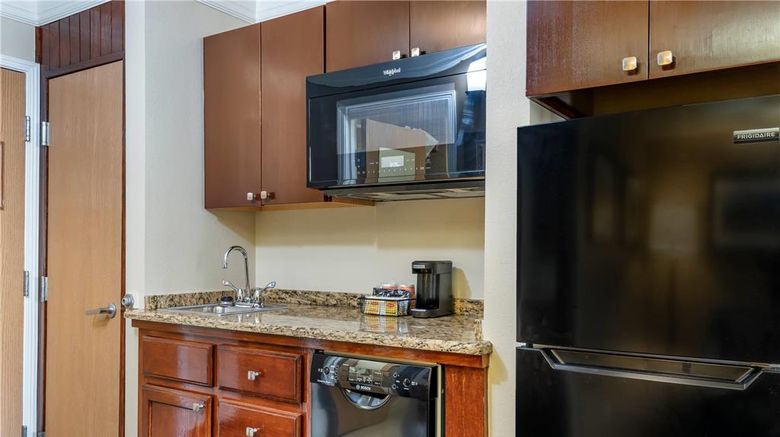 <b>Comfort Inn & Suites Suite</b>. Images powered by <a href="https://iceportal.shijigroup.com/" title="IcePortal" target="_blank">IcePortal</a>.
