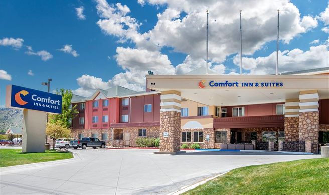 Comfort Inn & Suites Exterior