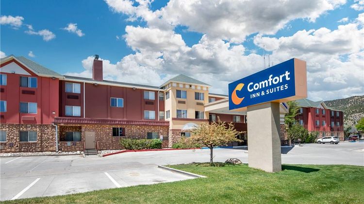Comfort Inn & Suites Exterior