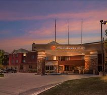 Comfort Inn & Suites Exterior