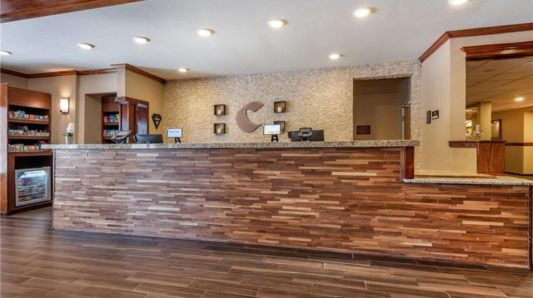 Comfort Inn & Suites Lobby