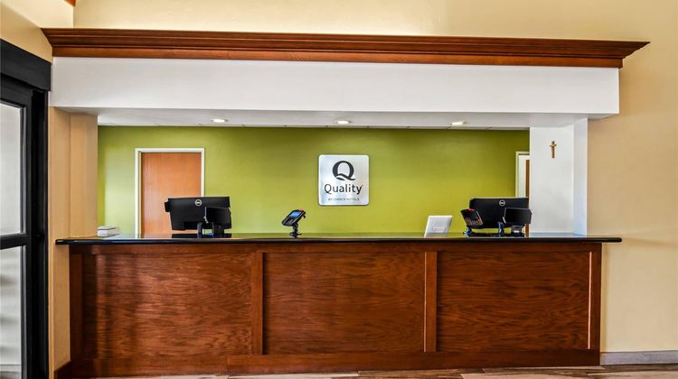 Quality Inn & Suites Vail Valley Lobby