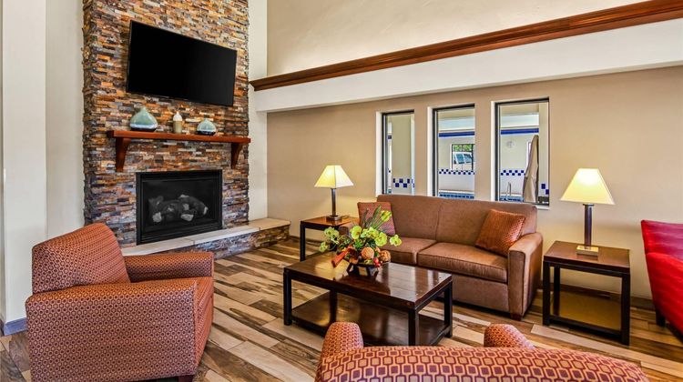 Quality Inn & Suites Vail Valley Lobby