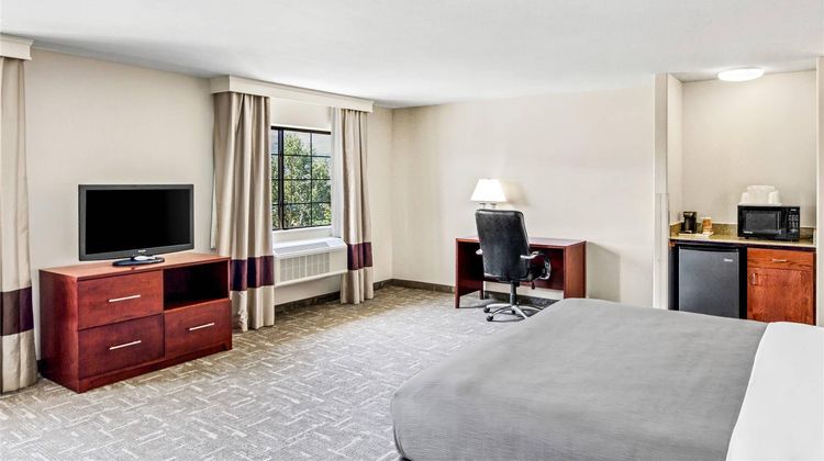 Quality Inn & Suites Vail Valley Suite