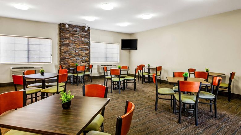 <b>Quality Inn & Suites Vail Valley Restaurant</b>. Images powered by <a href="https://iceportal.shijigroup.com/" title="IcePortal" target="_blank">IcePortal</a>.