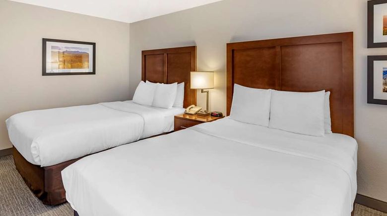 <b>Comfort Inn & Suites Room</b>. Images powered by <a href="https://iceportal.shijigroup.com/" title="IcePortal" target="_blank">IcePortal</a>.