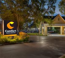 Comfort Inn & Suites Exterior
