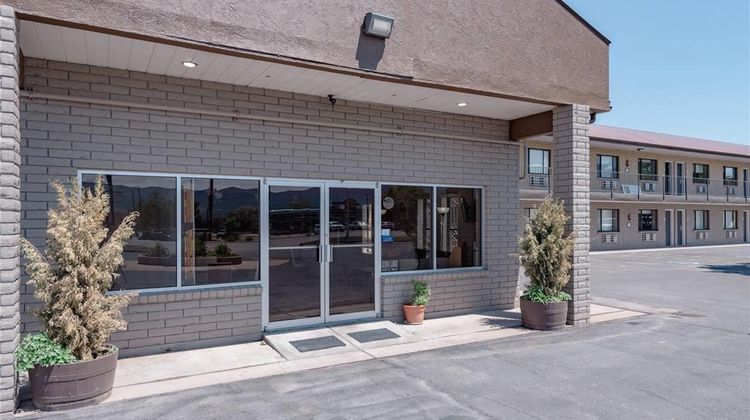 Econo Lodge Exterior