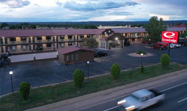 Econo Lodge Exterior