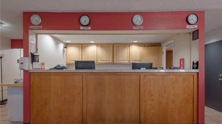 Econo Lodge Lobby