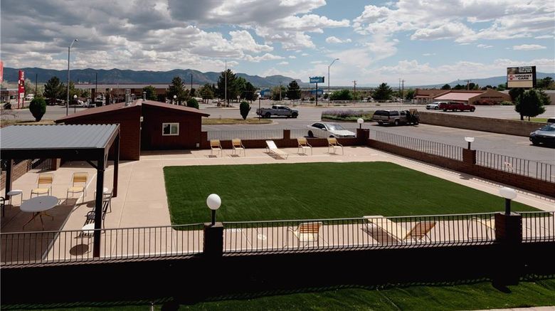 <b>Econo Lodge Pool</b>. Images powered by <a href="https://iceportal.shijigroup.com/" title="IcePortal" target="_blank">IcePortal</a>.
