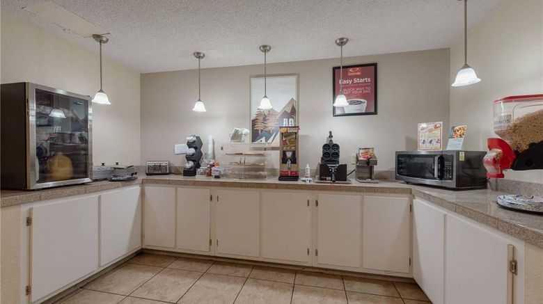 <b>Econo Lodge Restaurant</b>. Images powered by <a href="https://iceportal.shijigroup.com/" title="IcePortal" target="_blank">IcePortal</a>.