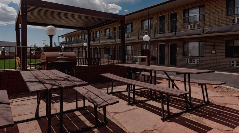 <b>Econo Lodge Pool</b>. Images powered by <a href="https://iceportal.shijigroup.com/" title="IcePortal" target="_blank">IcePortal</a>.
