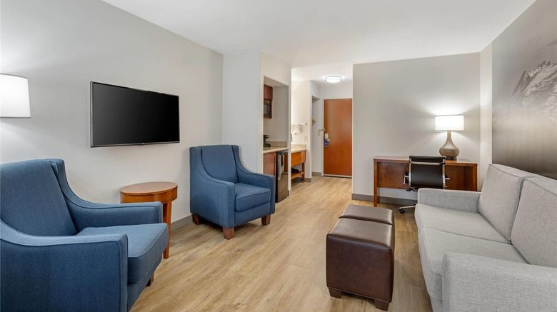 <b>Comfort Suites at Evergreen Parkway Suite</b>. Images powered by <a href="https://iceportal.shijigroup.com/" title="IcePortal" target="_blank">IcePortal</a>.