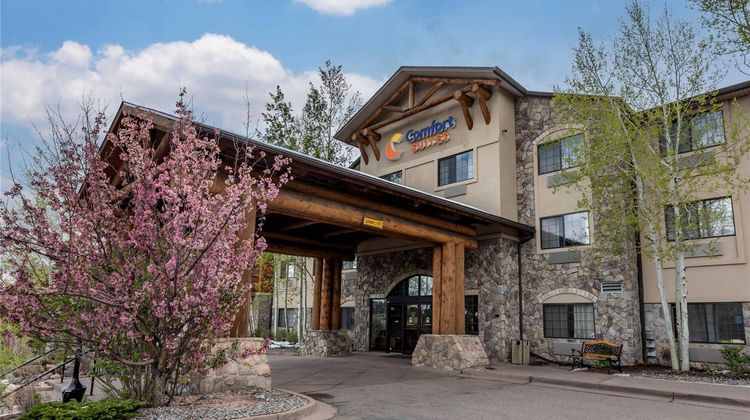 Comfort Suites at Evergreen Parkway Exterior