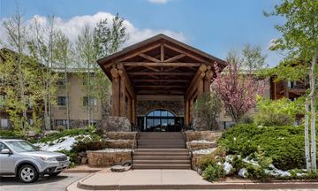 Comfort Suites at Evergreen Parkway