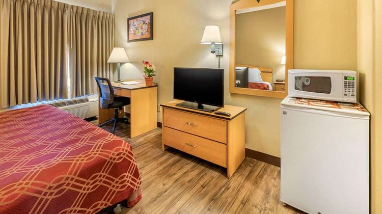 Econo Lodge Colorado Springs near Airport Room