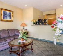 Econo Lodge Colorado Springs near Airport Lobby