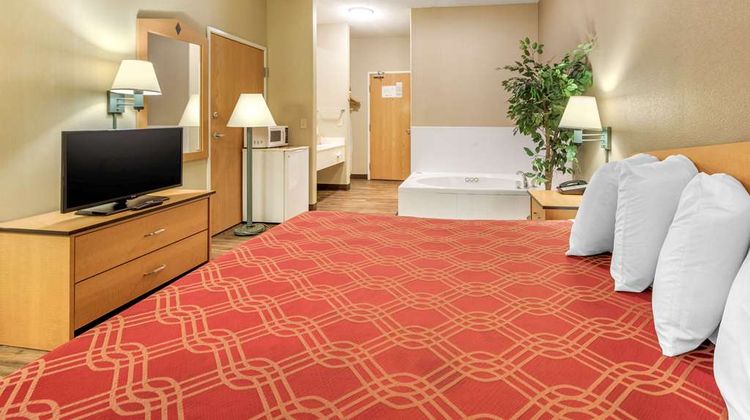 Econo Lodge Colorado Springs near Airport Suite