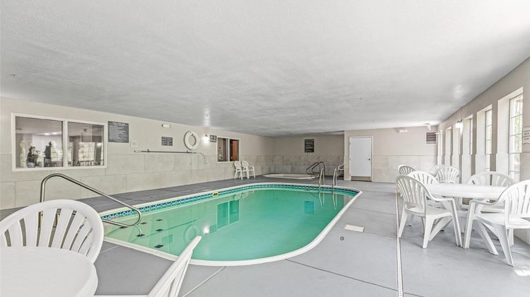 Quality Inn & Suites ON THE RIVER Pool
