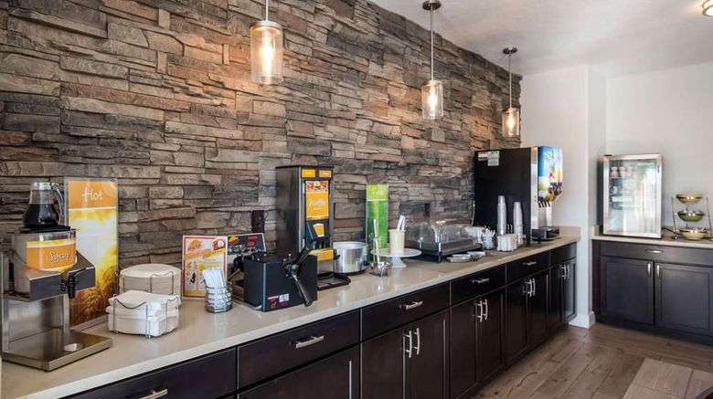 <b>Quality Inn and Suites Pueblo West Restaurant</b>. Images powered by <a href="https://iceportal.shijigroup.com/" title="IcePortal" target="_blank">IcePortal</a>.