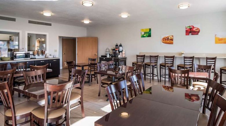 <b>Quality Inn and Suites Pueblo West Restaurant</b>. Images powered by <a href="https://iceportal.shijigroup.com/" title="IcePortal" target="_blank">IcePortal</a>.