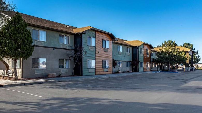 <b>Quality Inn and Suites Pueblo West Exterior</b>. Images powered by <a href="https://iceportal.shijigroup.com/" title="IcePortal" target="_blank">IcePortal</a>.