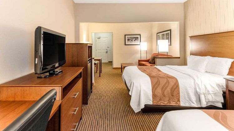 Quality Inn & Suites University Room