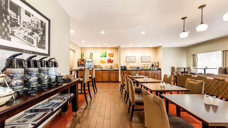 <b>Quality Inn & Suites University Restaurant</b>. Images powered by <a href="https://iceportal.shijigroup.com/" title="IcePortal" target="_blank">IcePortal</a>.