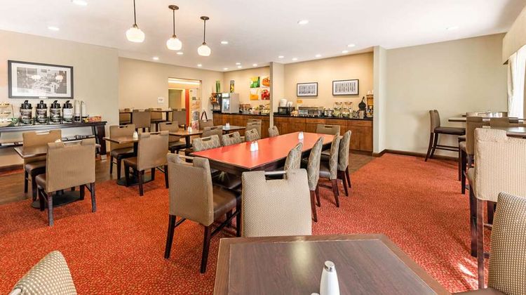 Quality Inn & Suites University Restaurant
