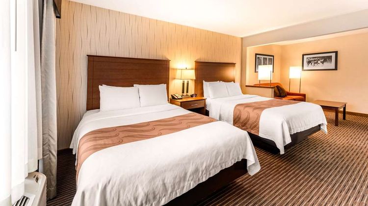 Quality Inn & Suites University Suite