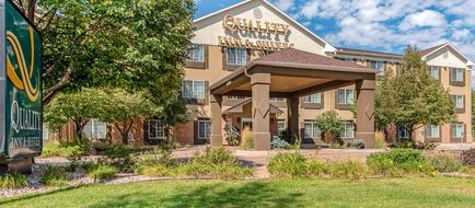 Quality Inn & Suites University Exterior