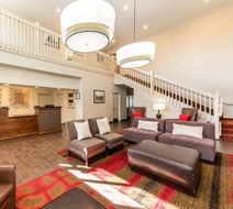 Quality Inn & Suites University Lobby