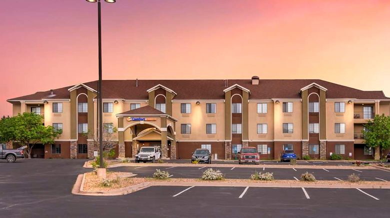 <b>Comfort Suites Castle Rock Exterior</b>. Images powered by <a href="https://iceportal.shijigroup.com/" title="IcePortal" target="_blank">IcePortal</a>.